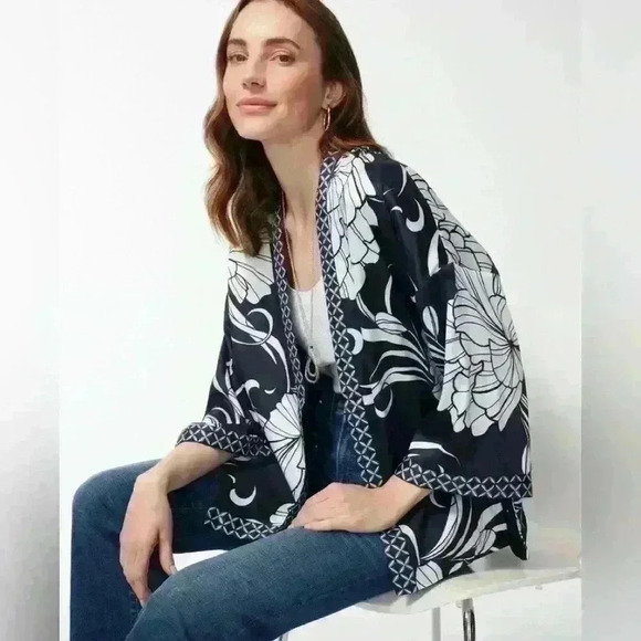 NWT! Chico’s Kasbah Short Kimono Covering Ruana - Picture 1 of 11